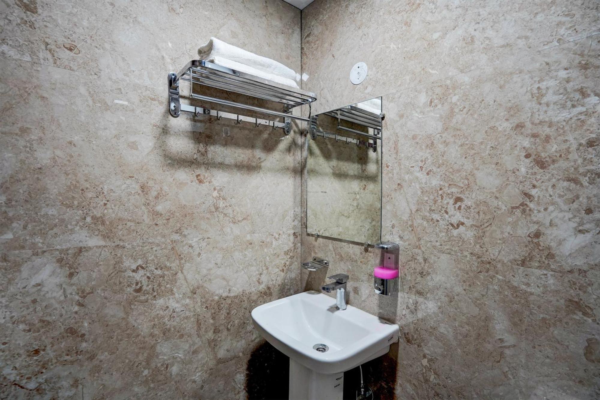 Hotel O R.N Residency Hotel Ghaziabad Luaran gambar